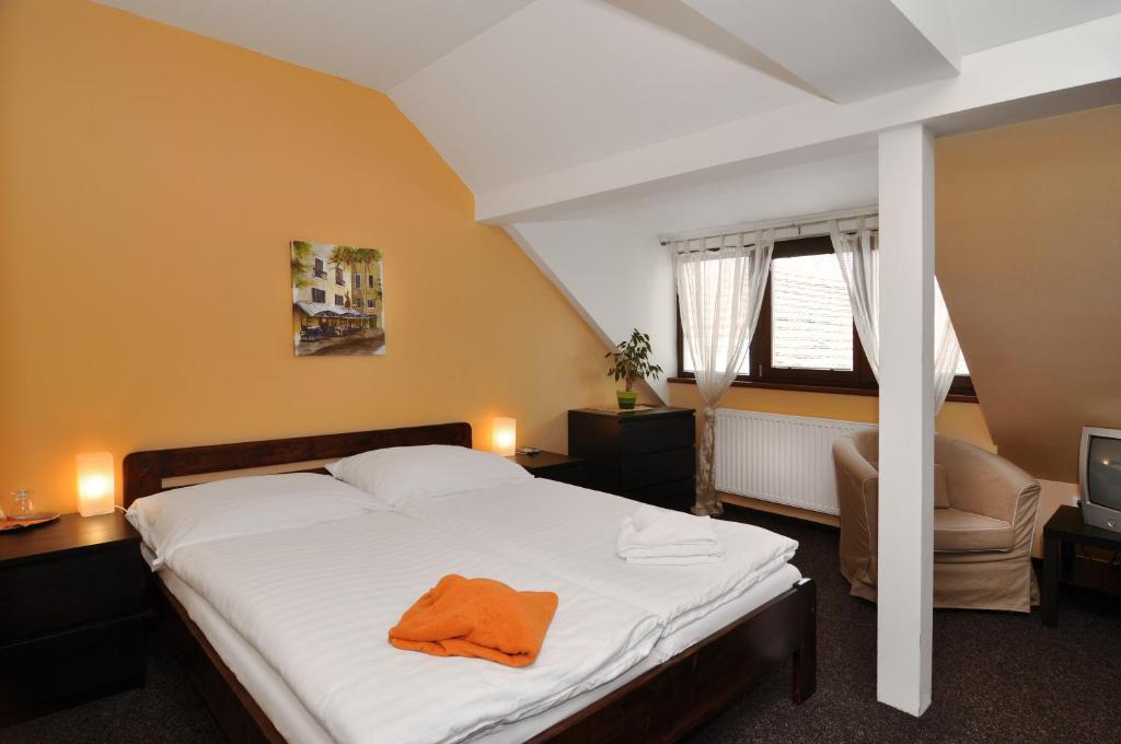 Hotel U Zlateho Byka Písek Екстериор снимка