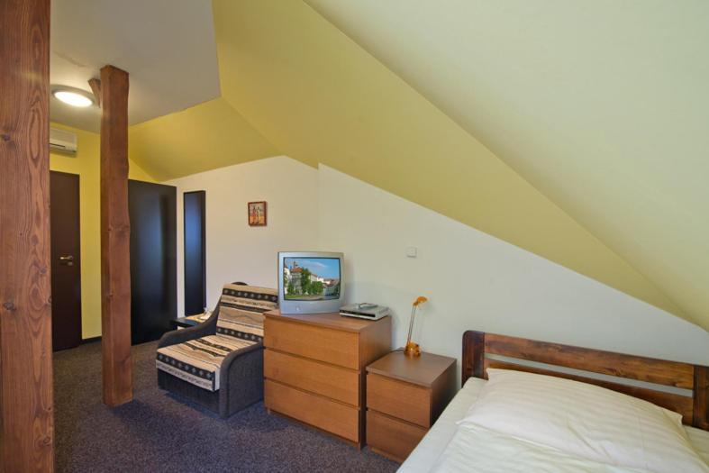 Hotel U Zlateho Byka Písek Стая снимка