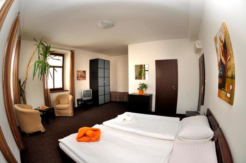 Hotel U Zlateho Byka Písek Екстериор снимка